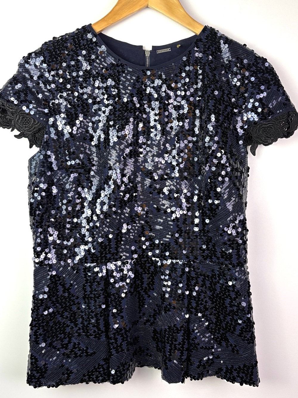 Elie Tahari Navy Sequin Short Sleeve Top size M